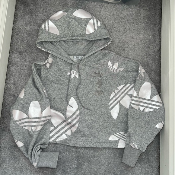 adidas Originals Tops - Super cute cropped adidas hoodie